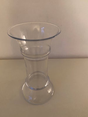 Glas, Vase, Holmegaard, 

Flot Holmegaard MB vase
Design Michael Bang
Klart glas
I perfekt stand, ud