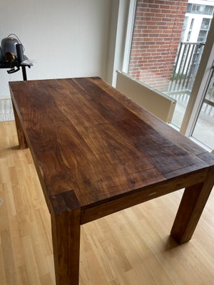 Spisebord, Træ, Wolf Möbel, b: 100 l: 180, Spisebord af massivt træ. B100xL180xH77cm. Benene kan mon