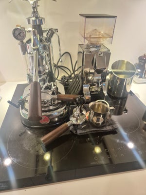La Pavoni espresso maskine, La Pavoni, La Pavoni professional med sølvørn +
Nuova Simonelli MCI kaff