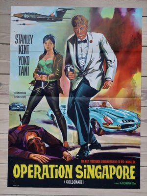 Plakat, motiv: Operation Singapore, b: 62 h: 84, Gammel original actionfilm-plakat i gode farver.
Ha