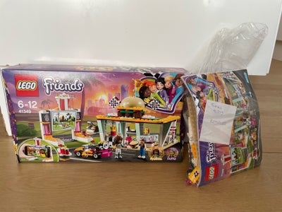 Lego Friends, 41349 Pit Stop Café, Lego Friends Drifting Diner / Pit Stop Café.
Komplet med alle klo