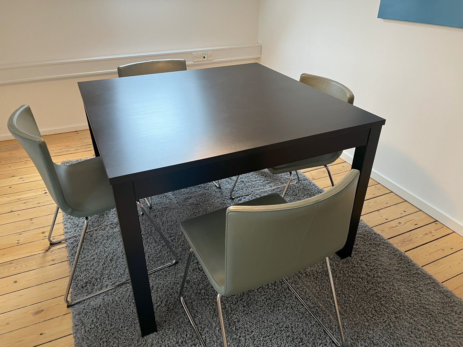 Spisebordsstol, Kunststof og metal