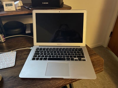 MacBook Air, 13" intel I5 - 2017, 1,8 GHz, 8 GB ram, 128 GB harddisk, God, Velholdt MacBook Air, kun