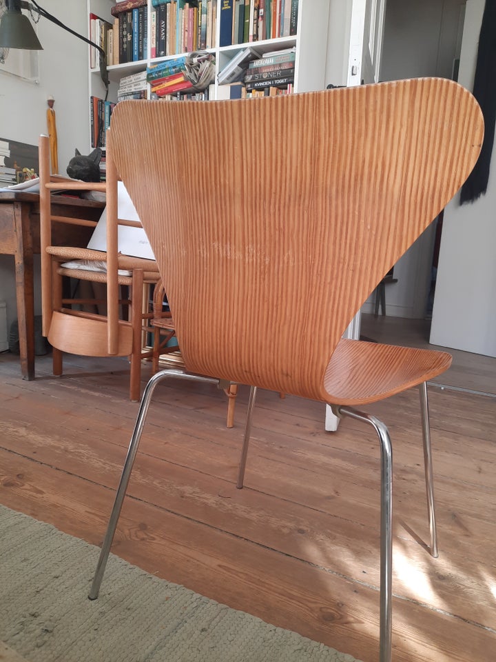 Arne Jacobsen, stol, 3107 "Syveren"