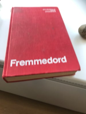 Fremmedordbog, Gyldendal, år 1984, 9 udgave