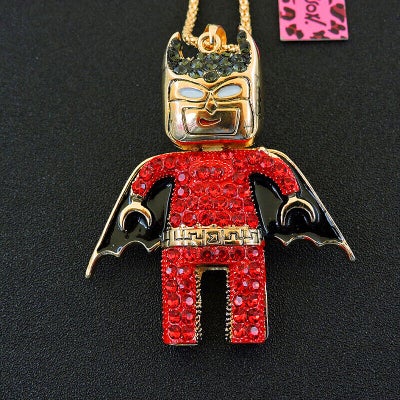 Halskæde, andet materiale, * Sejeste Dark Knight Batman-halskæde - fra Betsey, * Sejeste Dark Knight