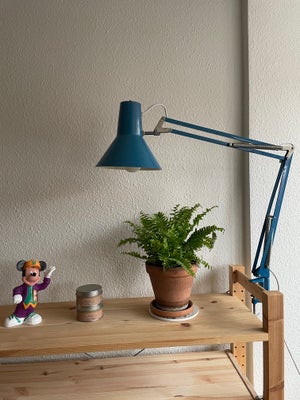 Arkitektlampe, Retro - Arkitektlampe i flot blå farve.

Stand: Den er en del år gammel så den har no