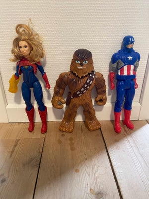 3 stk action figur, Avengers pige ,Chewbacca ,Captjain America de fremstår som nye alle 3 Sælges sam