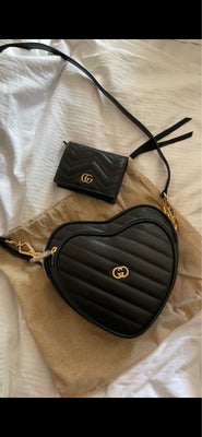 Crossbody, Gucci, læder, Overvejer at sælge denne smukke hjerteformede Gucci taske som jeg købte i s