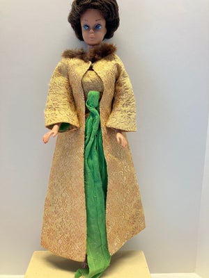 Barbie, Vintage Barbie dukketøj, Jakke og kjole fra sættet Golden Glory nr 1645 fra 1965-66. Der er 