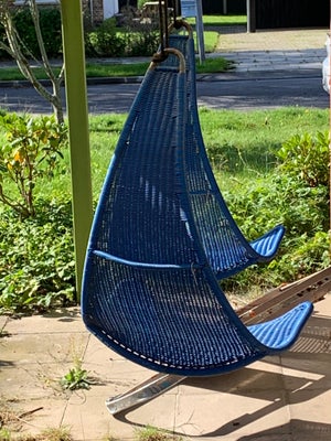Hængestol, To udendørs solide hængestole i fin blå farve sælges i 6700 
80 kr pr styk - 150kr for be