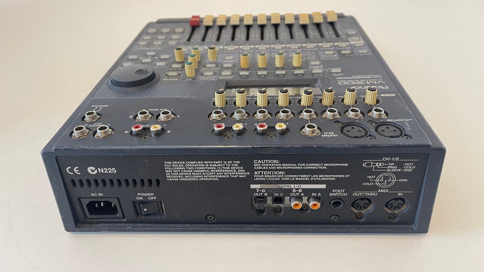 Mixer, Roland VM -3100 V-Mixing - dba.dk - Køb og Salg af Nyt og Brugt