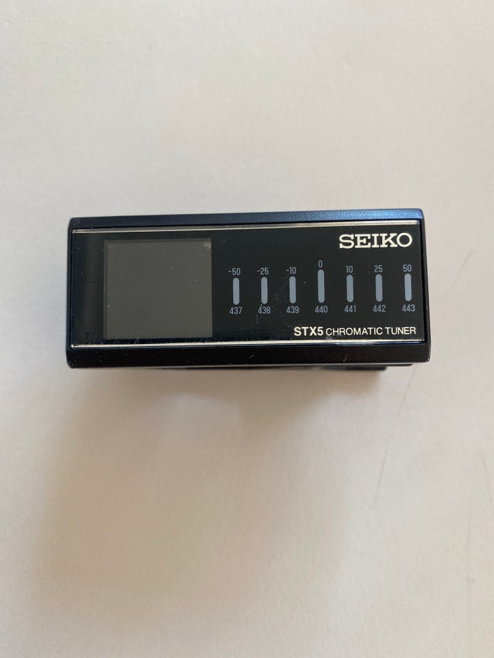 Guitartuner samt ophæng, Seiko STX5 Chromatic Tuner