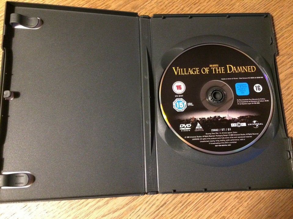 Village Of The Damned, instruktør John Carpenter, DVD