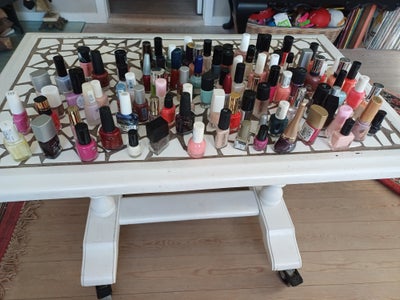 Negle, Neglelak, Essie, maybelline, rummelig, max factor, benecos.., Neglelak lot
Jeg et ved at rydd