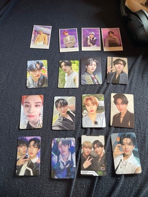 Foto, Blandet fotokort, 16 Straykids kort, 1 Bts kort og 1 Red Velvet kort


25kr for hvert kort, 40