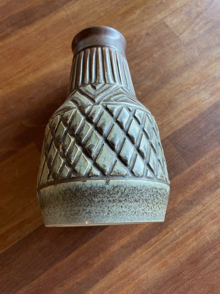 Keramik vase, JAHGUS keramik Bornholm , motiv: Abstrakt