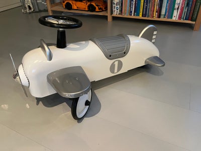 Andet legetøj, Gåbil, Magni