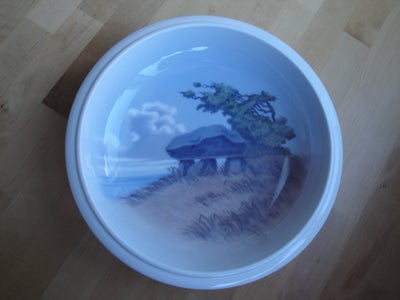 Porcelæn, Skål, Royal Copenhagen

Diameter 25.5 cm
Højde 5 cm
Perfekt stand