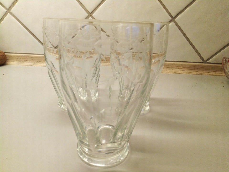 Glas, 3 fine gamle glas med indgraveringer, Windsor