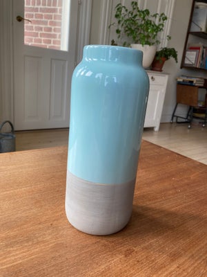 Keramik, VASE, BROSTE, Til salg: Broste Vase

Denne elegante Broste vase er til salg.

Farve: Tyrkis