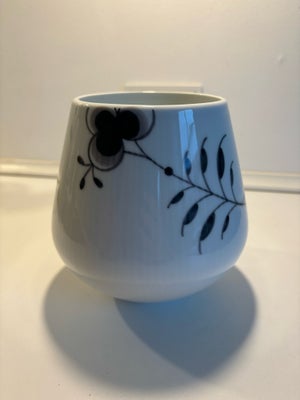 Vase, Vase, Royal Copenhagen Sort Mega Riflet, 12 cm.
Brugt 1 gang. 