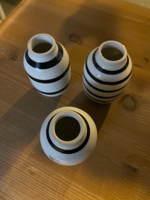 Keramik, Vaser , Kahler, 3 stk Kahler vaser 
Velholdt / ingen skår 
Ca 8 cm høj 
Alle 3 stk 50kr
Kan