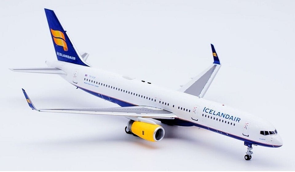 Modelfly, Icelandair Boeing 757-200, skala 1:200