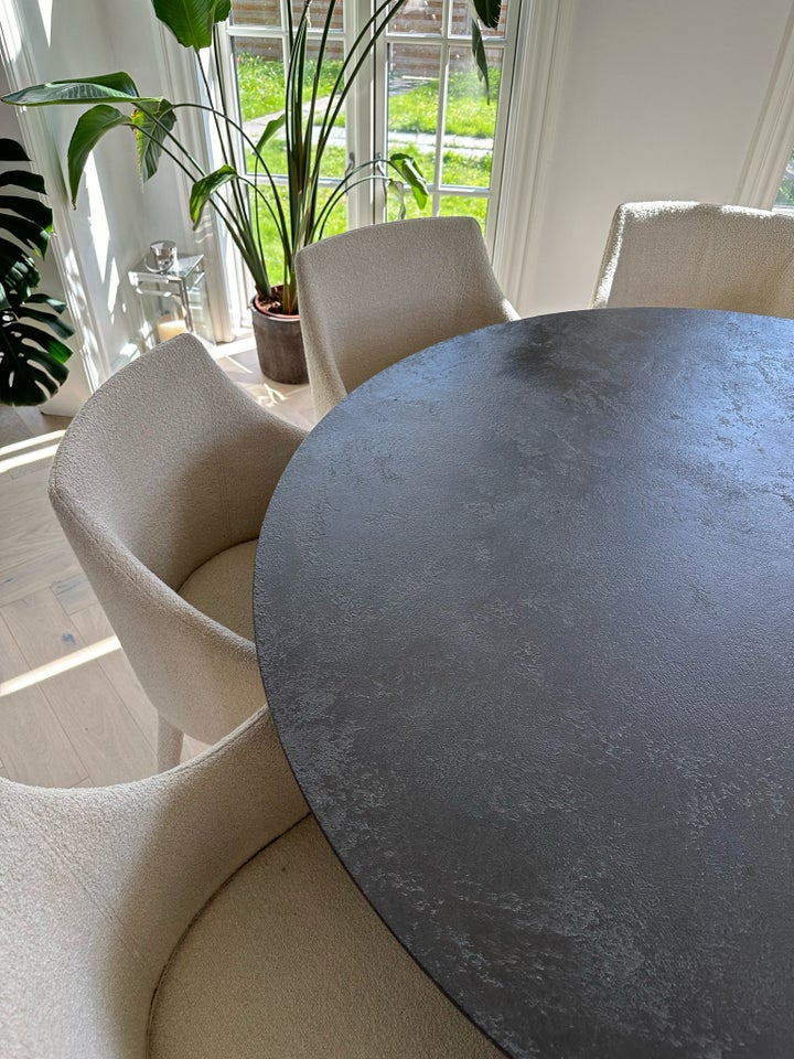 Spisebord m/stole, Micro cement, Fjørd