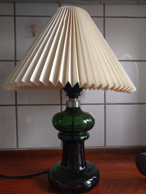 Anden arkitekt, Holmegaard Granny, bedlampe, - I fin stand uden skader
- Holmegaard bordlampe model 