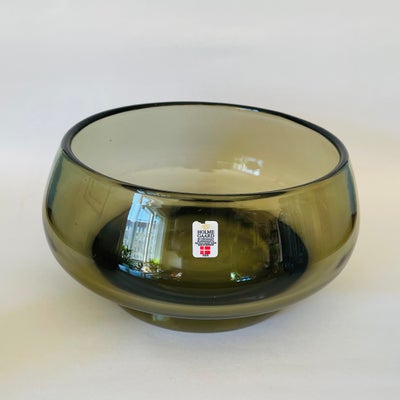Glas, Skål, Holmegaard, Stor skål i grønt glas fra Holmegaard.
Står i pæn stand uden skår, ridser el