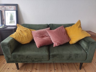 Sofa, 2 pers., Selling our green velour sofa because we are getting a bigger one! 
Home without pets