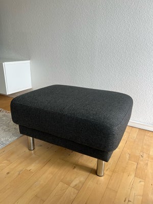 Puf, Sælger denne fine antracitgrå sofa-puf med metalben fra ILVA. 

Købt for: 1.200kr 
Sælges for: 