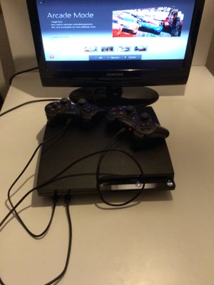Playstation 3, CECH-2003B, God, Alt virker og der medfølger 2 controllere og kabler til opladning af