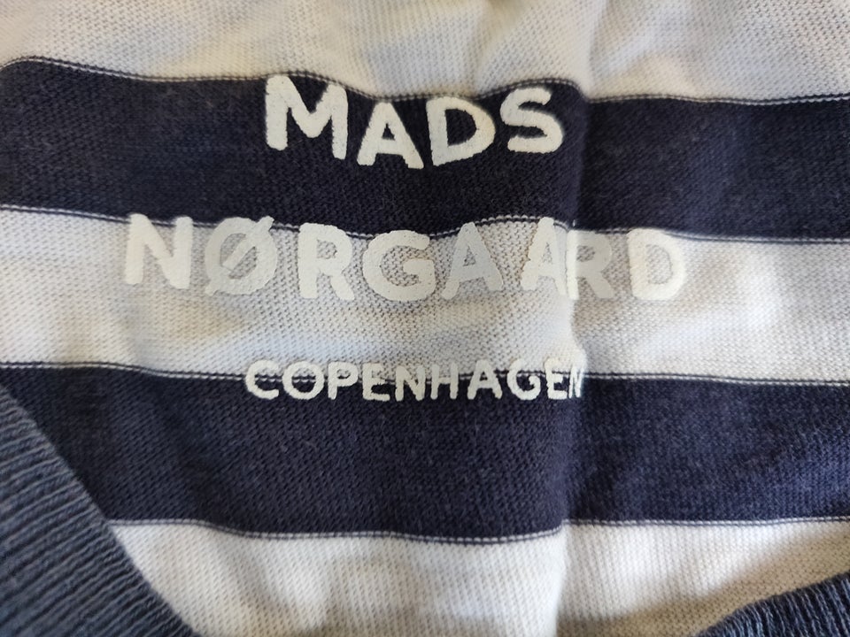 T-shirt, Alm t-shirt, Mads Nørregård