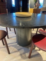 Anden arkitekt, E15 rundt marmor bord. Ø 135 cm. , Rundt