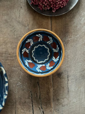 Keramik, Skål, Abbednæs, Fin lille skål fra Abbednæs keramik. 

15 cm 

Afhentes på Østerbro. 
