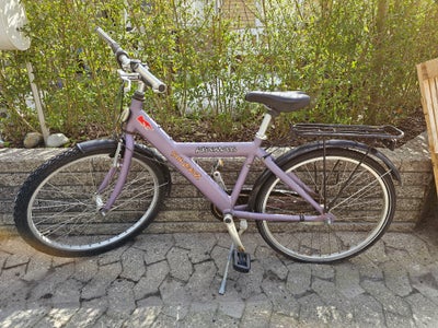 Pigecykel, anden type, Kildemoes cykel, 24". 
Min datter har brugt den fra 8-11 år. 

Cyklen har rus