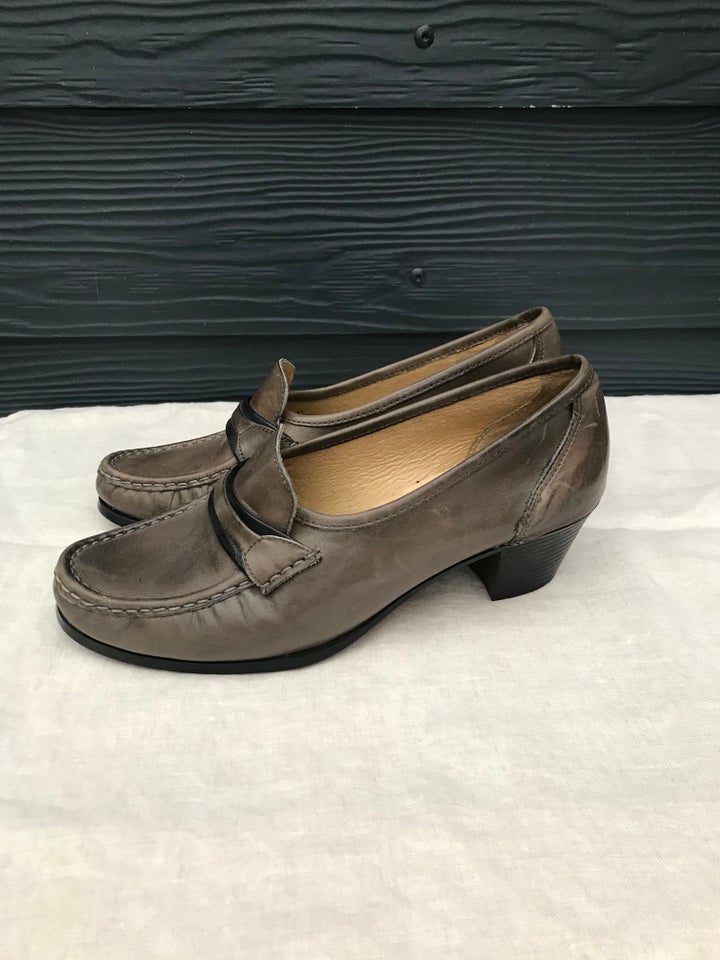 Pumps, str. 39, Vintage