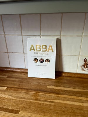 Bøger og blade, ABBA Treasures, En interaktiv hyldest til den ultimative popgruppe. Inkl. CD med mus