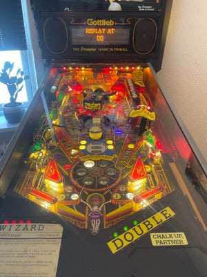 Gottlieb, flippermaskine, God, Sælger en Gottlieb Cue Ball Wizard flipper/pinball maskine fra 1992.
