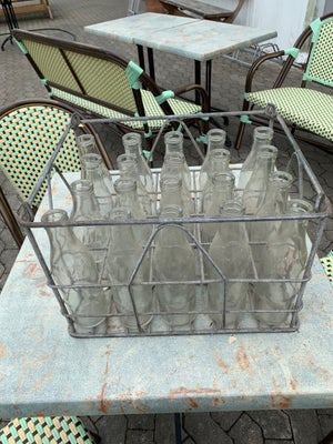 Flasker,  Gamle mælkeflasker i original metalramme med 20 stk. klare ½ ltr. Mælkeflasker 
