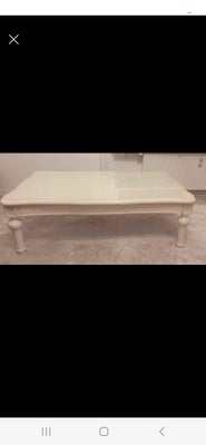 Sofabord, b: 80 l: 135 h: 45, Hvid sofabord med glasplade. Bordet er i god stand men med få ridser, 