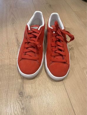 Sneakers, str. 40,5, Puma Suede,  Rød,  Næsten som ny, Str. 40,5. Brugt måske 1 gang, men kan ikke s