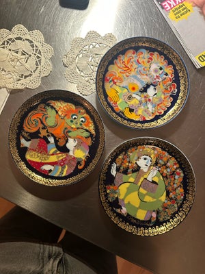 Porcelæn, Platter, Bjørn wiinblad, Bjørn wiinblad
Tallerkener/platter med ophæng Aladdin

Samlet 450