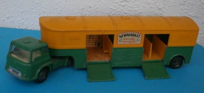Biler, Newmarket Racing Stables, Corgi Major Toys Articulated horse box
Made in GT.Britain Bedford T