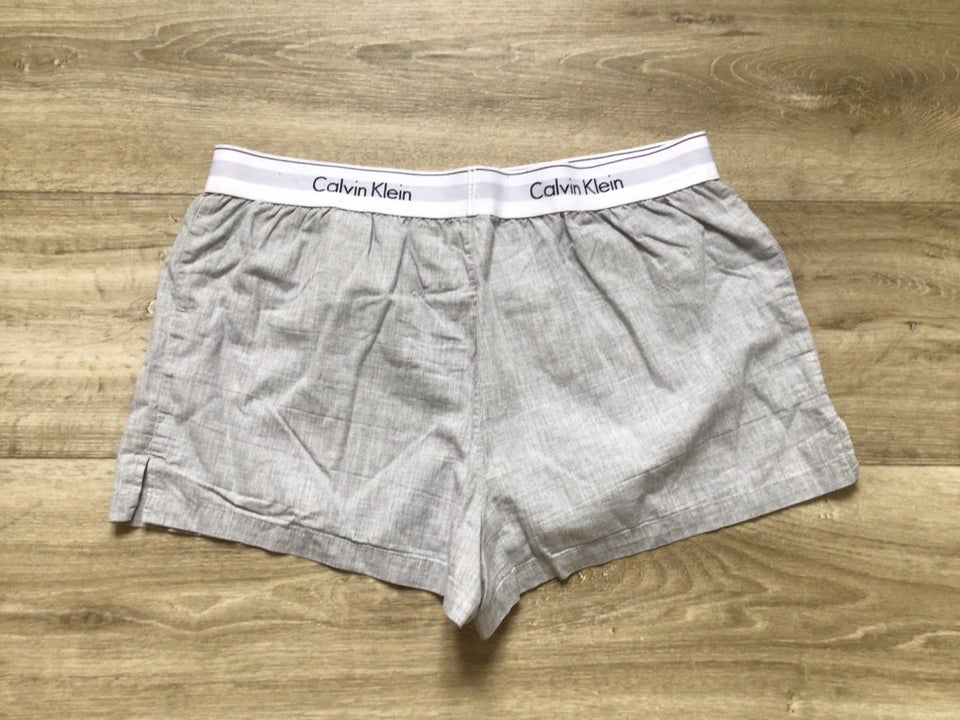 Shorts, Calvin Klein , str. 38