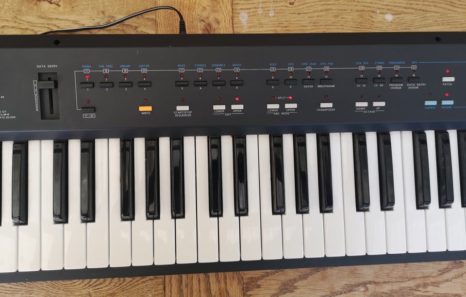 Midi keyboard, Roland A-30