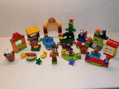 Lego Duplo, Skovpark med mange Dyr, Bil samt forskellige figurer og klodser

