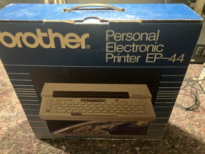 Skrivemaskine, Brother, Brother EP44 Electronic Printer Boxed

Retro Type Writher / Elektronisk prin